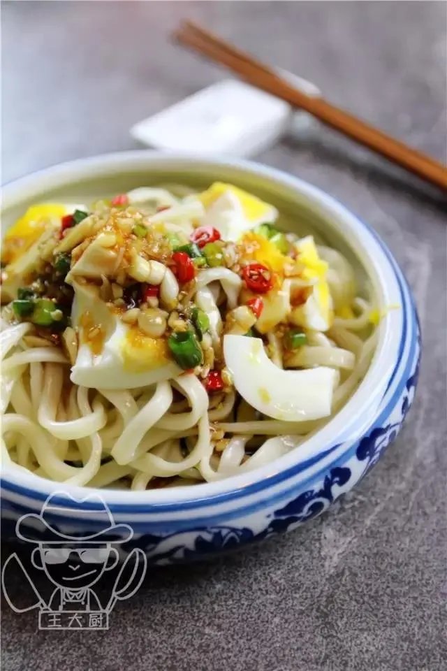 重庆小面为什么会火，你还吃过那些好吃的小面？