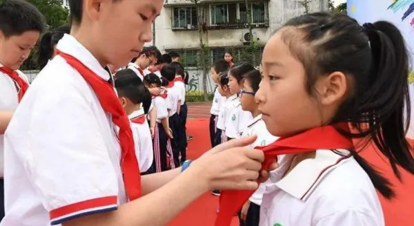 关于红领巾的故事