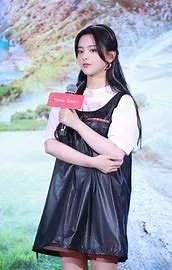 杨超越加盟了《麻花特开心》，杨超越的搞笑水平怎么样？