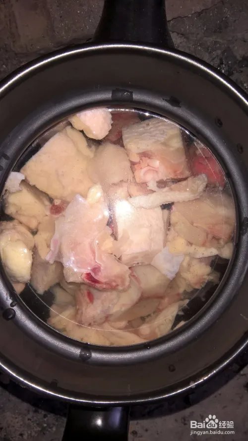 家常炖鸡架的做法