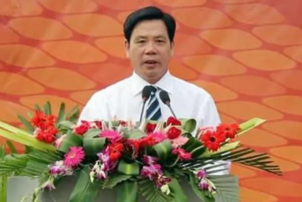 身为老总，施能坑为何还要给大学生亲自回信？