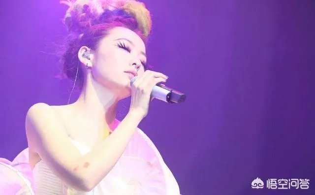 冯轲先是让张靓颖逼婚,再被爆出侵吞财产,他是否真的爱张靓颖?