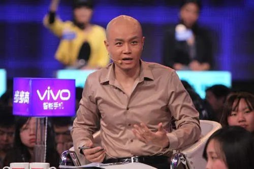 乐嘉被封杀的真实原因，是因为得罪金星，强吻谢娜吗？