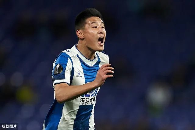 国足招入多名归化前锋，武磊还能竞争首发位置吗？