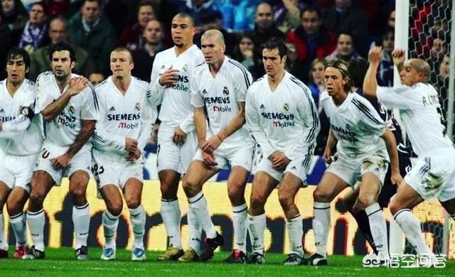 皇马名宿古蒂在社交平台晒出最贵人墙图，当时那些人放到现在能值多少钱？