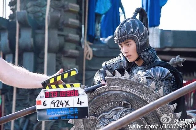 鹿晗的演技配的上天价片酬吗?