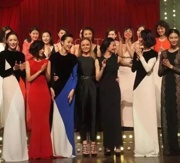 娱乐圈有哪些名副其实的「合影杀手」？