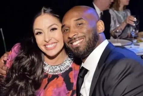 瓦妮莎晒照纪念与科比结婚21周年，科比去世对她影响多大？