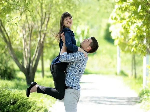 李湘和李厚霖认识33天就结婚了，女人能快速嫁给男人是什么原因？