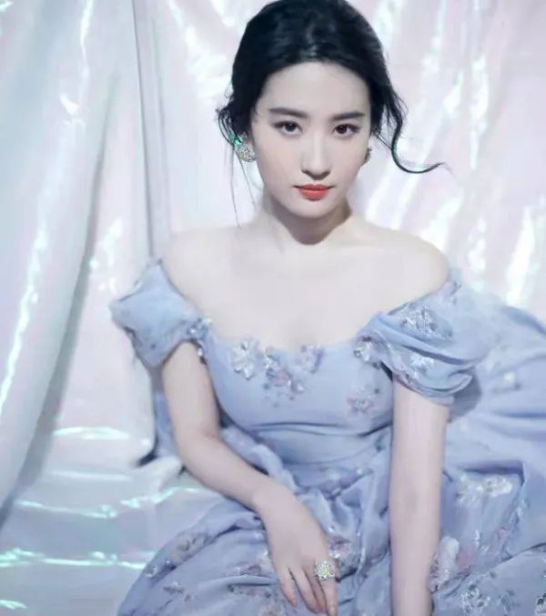 杨幂和刘亦菲不和吗？为何有传言说刘亦菲不接纳杨幂呢？