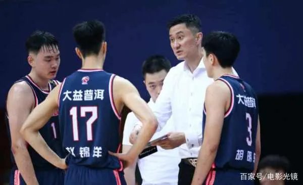 翟晓川意外帮杜锋取胜！汤杰获最佳摸鱼奖，赵睿去哪儿了呢？