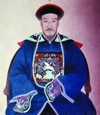 康熙为什么要整死索额图，并且五年后称其为第一罪人呢？