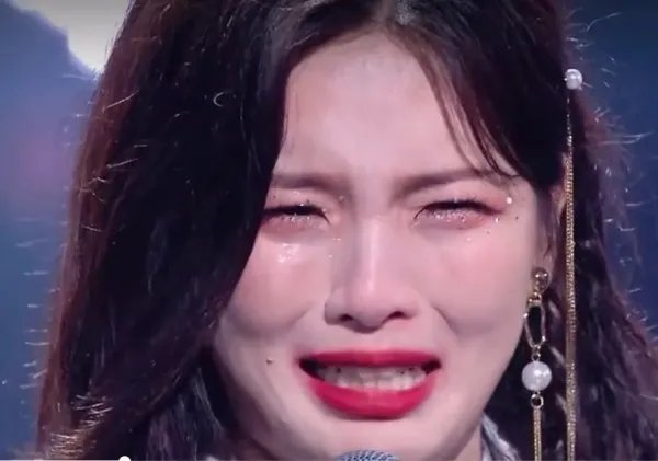 杨超越与老板吵架，是什么给了她吵架的底气？