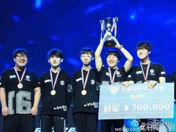 前IG战队ADC小孩游神宣布退役：我一辈子是IG的人！