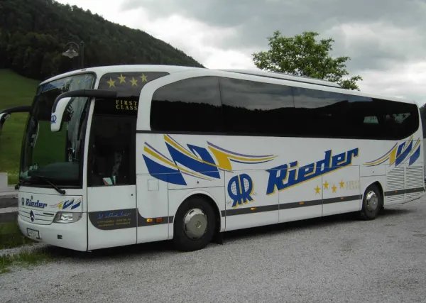 小型公交车图片