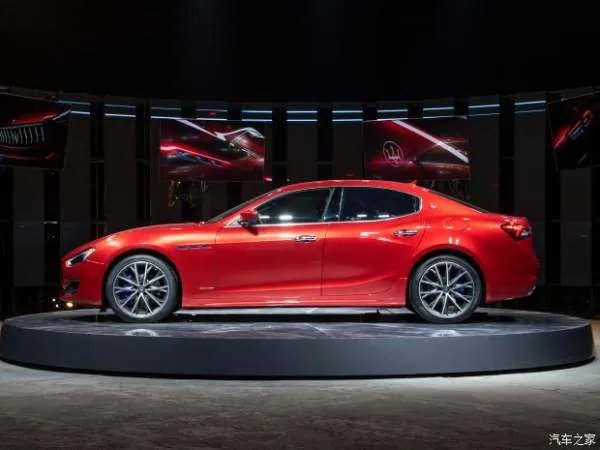 玛莎拉蒂把Ghibli的价格打下来了！2.0T+48V轻混 这价格 香！