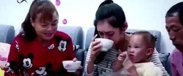 于晓光和秋瓷炫怎么认识的？