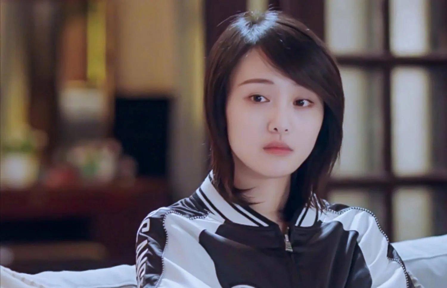 郑爽关于新剧收视率的回应引起网友不满,是否太苛刻了?