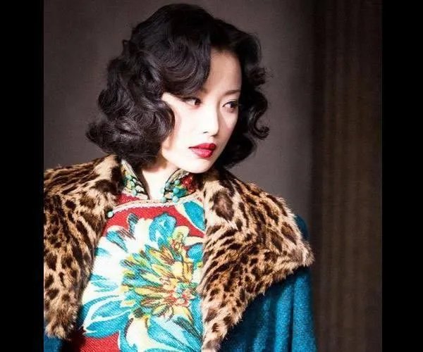 倪妮和周冬雨未P图合影曝光,这两个谋女郎谁赢了?