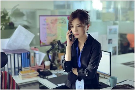 赵薇不好好当演员,偏要跑去做商人，被罚款之后，名气下降复出难？