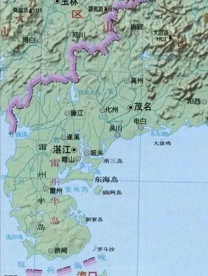 雷州半岛的地理位置？急？