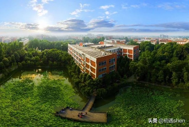 四川传媒学院怎么样？