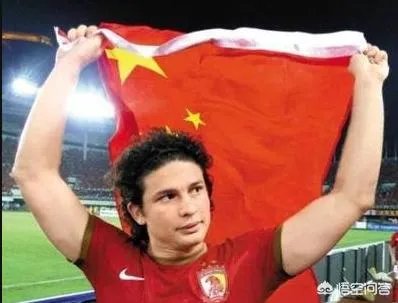 埃尔克森和高拉特以天价年薪“归化”我国，你认为对每逢比赛就“腿软”的国足有作用？