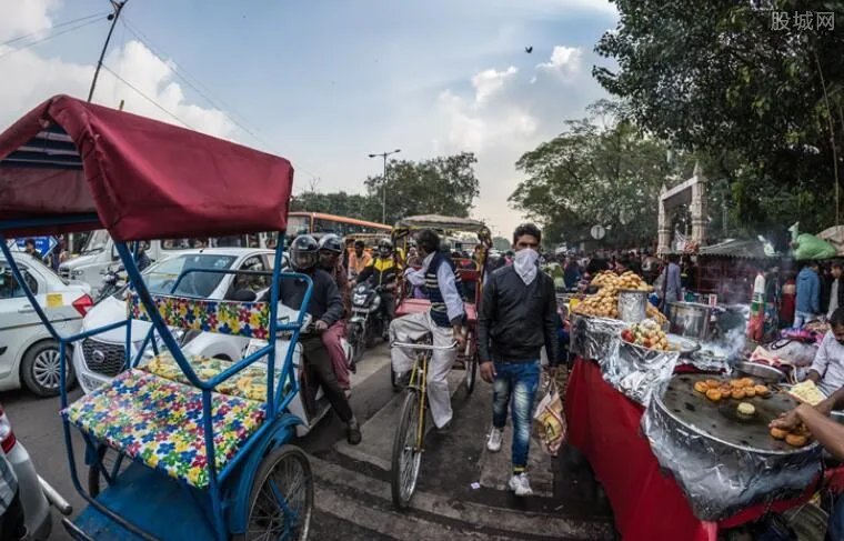 印度疫情真实情况曝光 死亡人数超过40万
