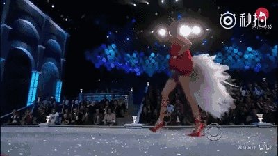 除了奚梦瑶摔跤以外，维密以前还有哪些失误？