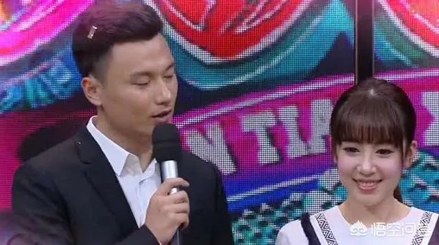 “中泰大战”郜林罚点前亲吻手腕上妻女名字,王晨甜蜜回应:“看到啦!”你怎么看?