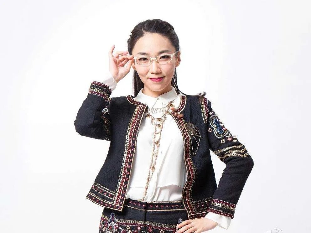 怎么评价《奇葩说》中的马薇薇？