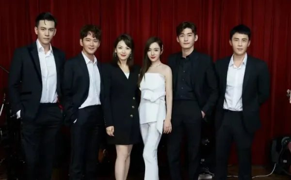 《东八区的先生们》豆瓣开分2.4分，这部剧真的有那么“烂”吗？