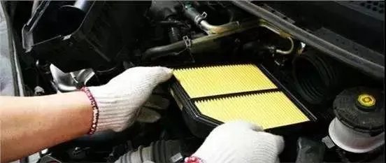 空气滤清器的拆装步骤（图解）