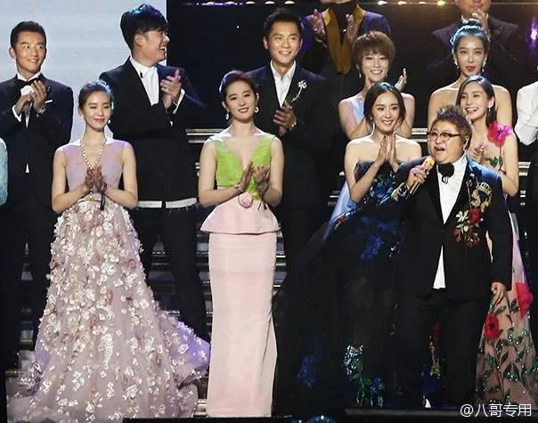 娱乐圈有哪些名副其实的「合影杀手」？