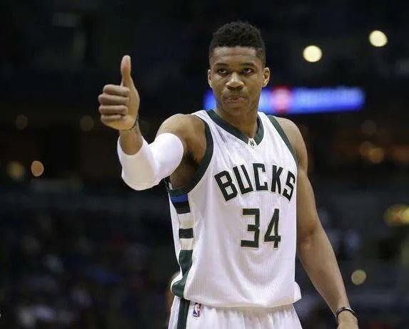 太阳将布莱索交易至雄鹿得到门罗和选秀权，如何评价这个交易？