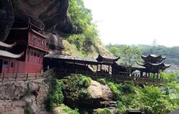 我国有一座仅用一根柱子支撑的寺庙，究竟有多神奇？