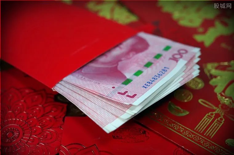 格温妮斯宣布订婚 2018订婚彩礼给多少最合适