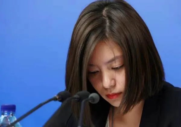 张京临场翻译高能时刻太惊艳，成为一名优秀的翻译官需要付出多少努力？