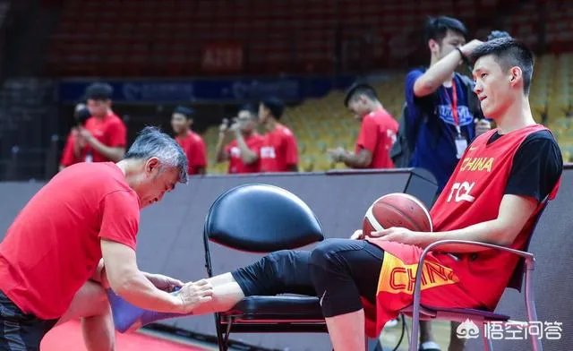 周鹏左脚第五跖骨骨裂，将无缘世界杯！中国男篮锋线上还能依赖谁？
