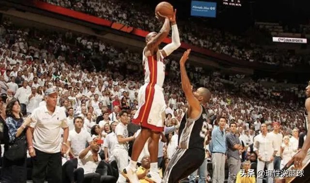 如果雷阿伦不离开凯尔特人加盟热火，凯尔特人会退役他的球衣吗？