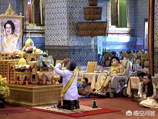 泰国国王加冕,公主们反应如何?