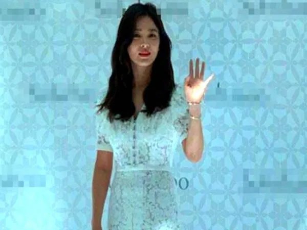 为什么离婚后的宋慧乔首次现身选择在中国？