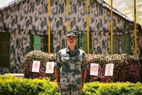 救4人荣立一等功的战士捐出1万元奖金，为何要捐出去？