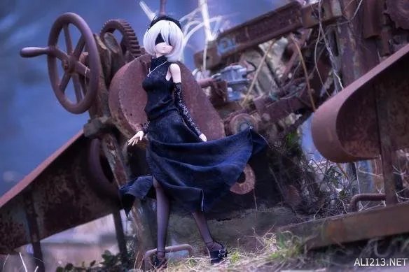 日本阿宅自制《尼尔：机械纪元》2B小姐姐 吊带黑丝妙不可言！