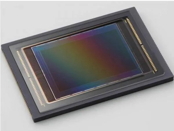 苹果手机1200万像素真的吊打4000万像素的专业相机吗?