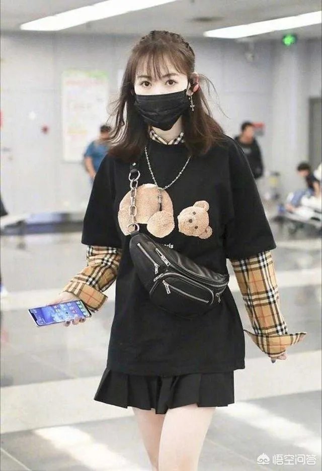 马蓉在机场的私服穿搭好看吗？