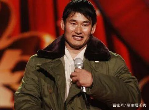 大衣哥当星光大道评委，桌上什么钥匙那么亮眼？