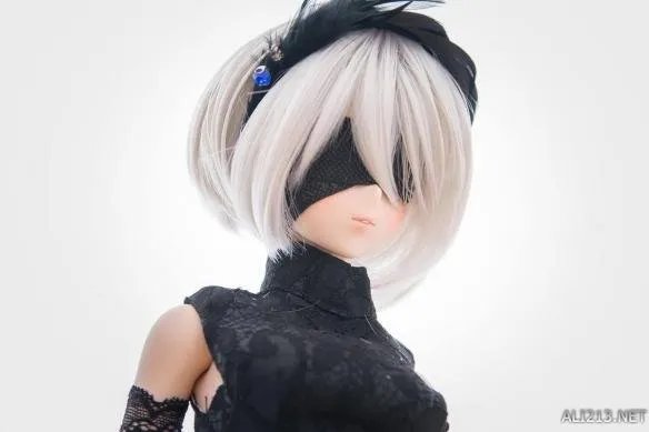 日本阿宅自制《尼尔：机械纪元》2B小姐姐 吊带黑丝妙不可言！