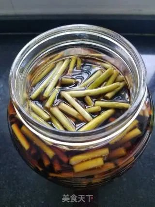 腌糖醋蒜苔
