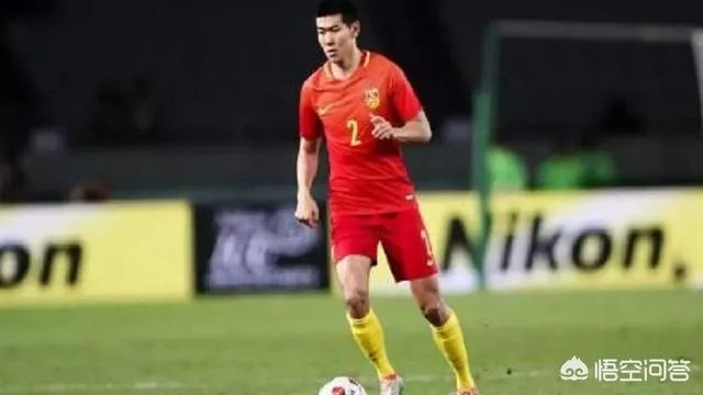 如何看待天津权健队长刘奕鸣在足协杯输球后与罚丢点球的储今朝相拥而笑？